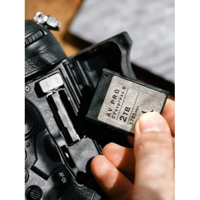 Tarjeta De Memoria Cf Express Mk2 Type B 1tb 1785mb/s Read
